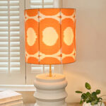 Lampe orange et blanche